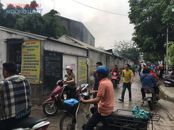 Xót xa cảnh hoang tàn sau đám cháy chợ ở Hà Nội - Hình 2