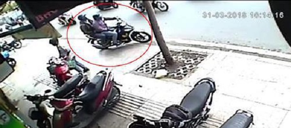 TP. HCM: Lộ diện hai thanh niên mang súng cướp ABBank