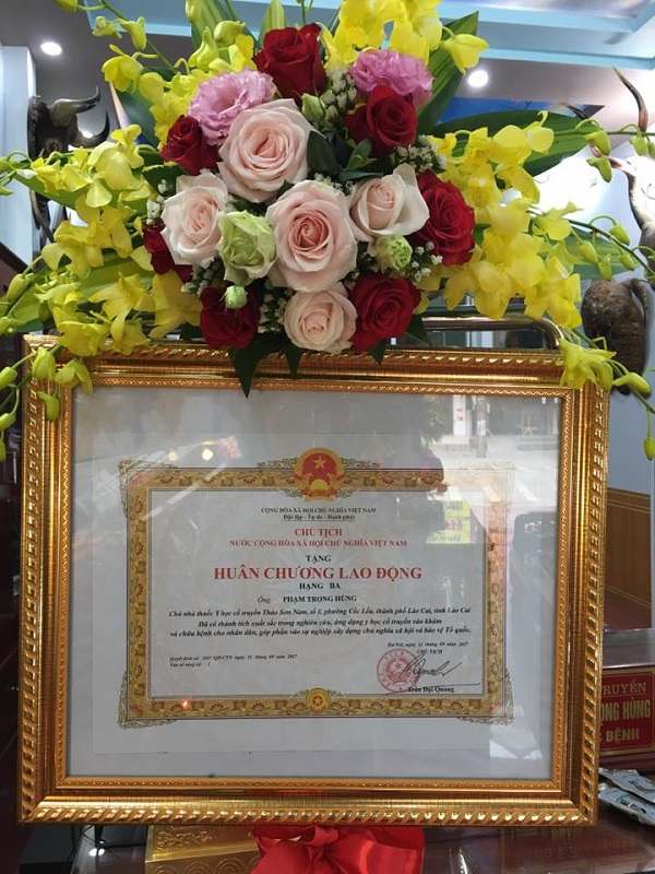 Phòng chẩn trị y học cổ truyền Thảo Nam Sơn đón nhận Huân chương lao động hạng 3 - Hình 1
