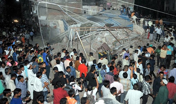 Ấn Độ: Xe tông sập nhà, 12 người thương vong - Hình 1