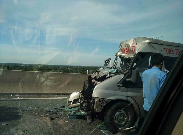 Cao tốc Long Thành - Dầu Giây: Khói đen bao trùm, hàng loạt xe tông nhau liên hoàn