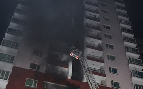 PCT UBND TP. HCM: Sẽ công bố danh sách các chung cư có nguy cơ cháy cao - Hình 1