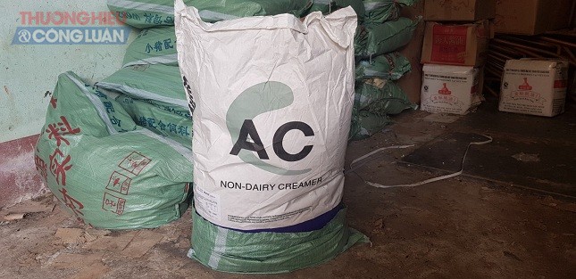 Lạng Sơn: Tịch thu 750 kg bột kem sữa AC Non Dairy Creamer nguồn gốc Trung Quốc - Hình 1