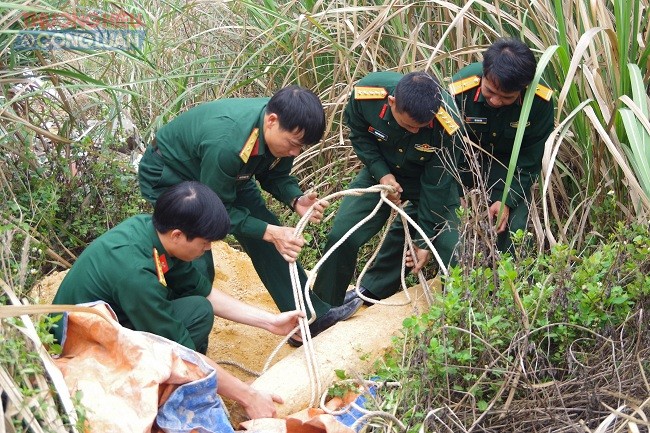 Quảng Ninh: Phát hiện quả bom nặng 250kg còn sót lại từ chiến tranh - Hình 1