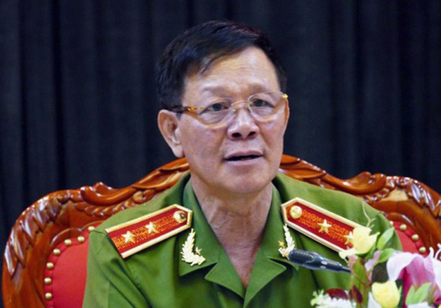 Cựu Trung tướng Phan Văn Vĩnh bị khởi tố trong vụ đường dây đánh bạc - Hình 1
