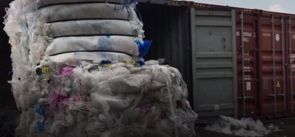 Hơn 35 tấn nhựa phế liệu nhập trái phép về cảng Cát Lái - Hình 1