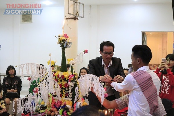 Lưu học sinh Lào “rộn ràng” đón tết Bunpimay giữa lòng Hà Nội - Hình 5