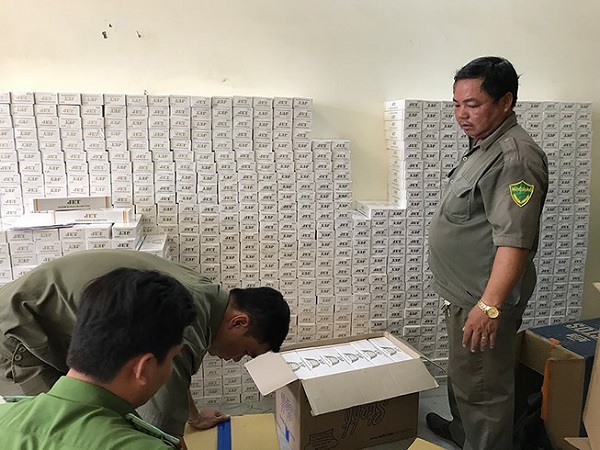 Bắt giữ hàng ngàn gói thuốc lá ngoại nhập lậu