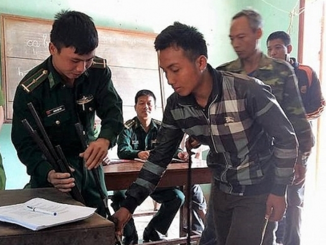 Nghệ An: 3 tháng, một xã giao nộp 77 khẩu súng tự chế