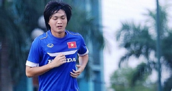 Tiền vệ Nguyễn Tuấn Anh đã phẫu thuật thành công