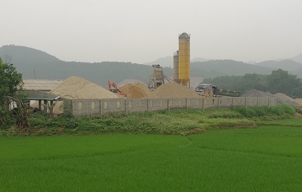 Phú Thọ: Trạm trộn bê tông mọc trên đất dự án, gây ô nhiễm môi trường?