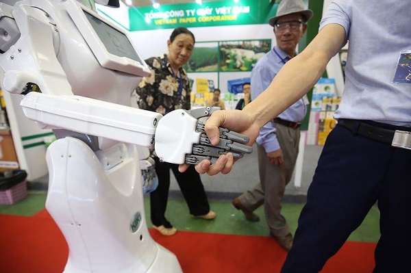 “Cô gái” robot ra mắt trong hội chợ Expo 2018 - Hình 2