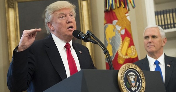 Mỹ lăm le tấn công Syria, ông Trump đang chơi trò nguy hiểm