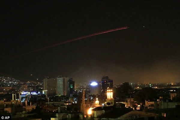 Mỹ có thể phóng hơn 100 tên lửa vào Syria