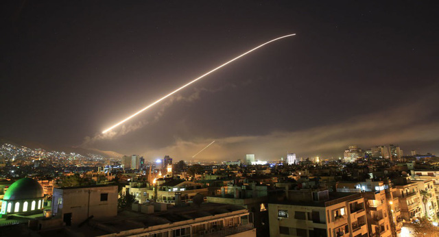 Lầu Năm Góc: Syria phóng 40 tên lửa đáp trả Mỹ và đồng minh - Hình 1