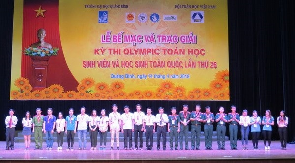 Trao giải Kỳ thi Olympic Toán học sinh viên và học sinh toàn quốc năm 2018