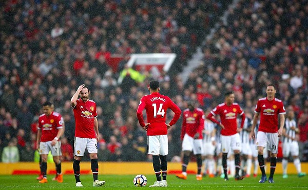 Để thua West Brom, MU sớm dâng ngai vàng cho Man City trước 4 vòng đấu