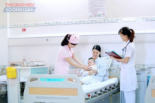 Bệnh viện Đa Khoa tỉnh Phú Thọ: Chú trọng nhân lực “vừa hồng, vừa chuyên” - Hình 2