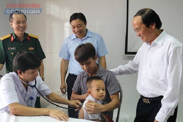Bệnh viện Đa Khoa tỉnh Phú Thọ: Chú trọng nhân lực “vừa hồng, vừa chuyên” - Hình 4