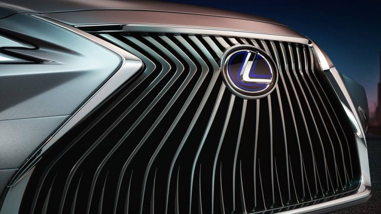 Lexus ES 2019 rò rỉ hình ảnh đầu tiên... - Hình 4