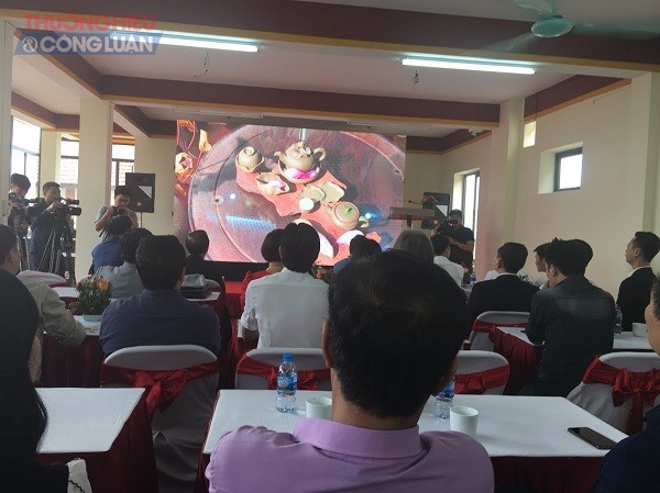 BATTRANG FAMILY: Nâng tầm thương hiệu gốm sứ Việt với CMCN 4.0 - Hình 1