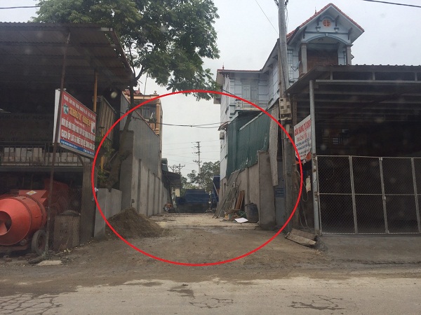 Đồng Văn (Yên Lạc, Vĩnh Phúc): Con dâu Chủ tịch xã xây nhà trên đất công?