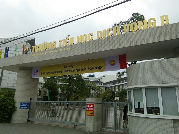 Thông tin mới nhất vụ học sinh ngã rạn não tại trường Tiểu học Dịch Vọng B