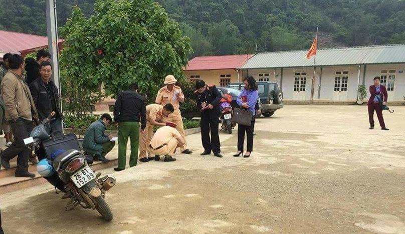 Bất ngờ vụ lùi xe gây tai nạn: Cô giáo cầm lái, thầy giáo nhận thay