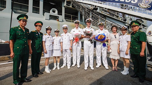 Đoàn tàu Hải quân Australia đến thăm TP.HCM - Hình 2
