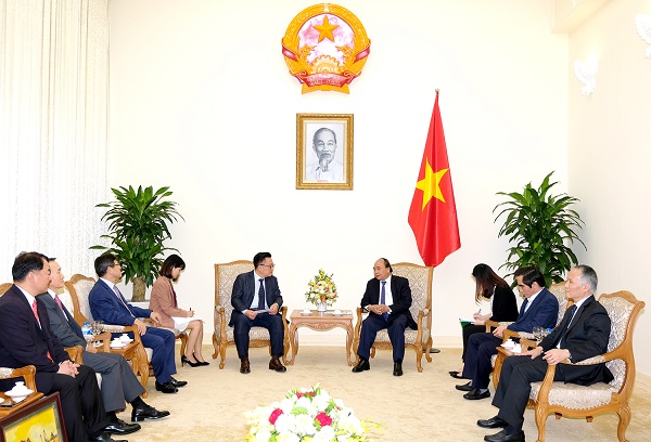 Thủ tướng đề nghị Samsung tiếp tục mở rộng đầu tư tại Việt Nam - Hình 2