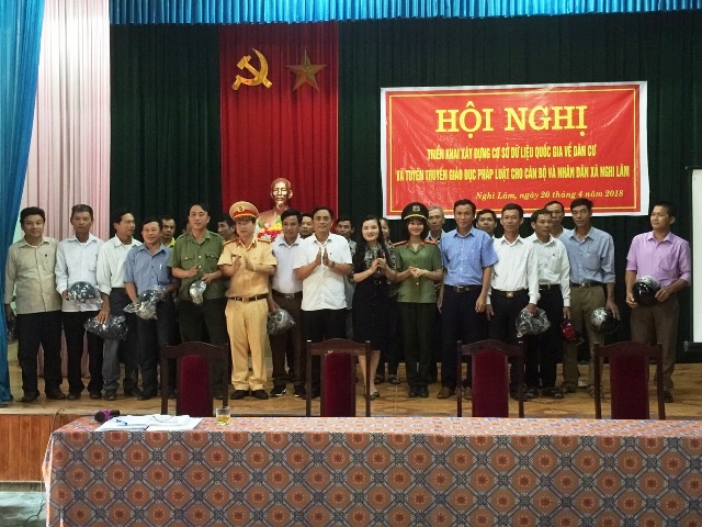 Tập huấn tuyên truyền phổ biết pháp luật ATGT cho hơn 700 người dân