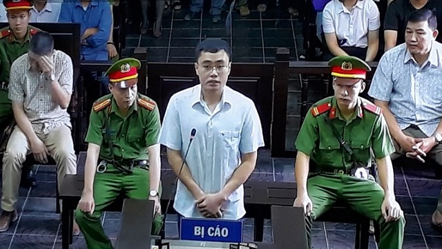 Cựu nhà báo Lê Duy Phong hầu tòa - Hình 1