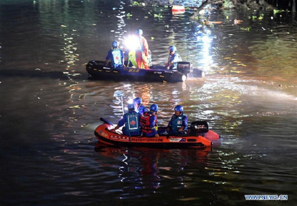 17 người thiệt mạng sau vụ lật thuyền rồng ở Trung Quốc - Hình 1