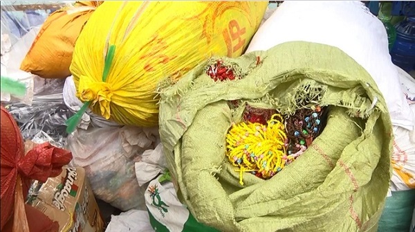 Cà Mau: Phát hiện 3 tấn lô hàng mỹ nghệ không rõ nguồn gốc