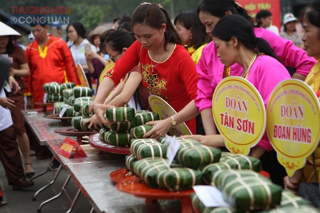 Giỗ Tổ Hùng Vương 2018: Hội gói bánh chưng, bánh giầy - Sức sống mãnh liệt của văn hóa tâm linh