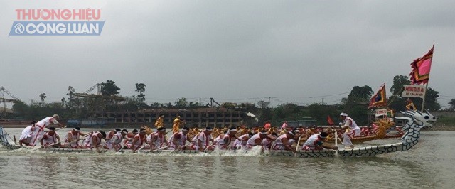 Lễ hội Đền Hùng năm 2018: Gần 200 tay chèo đua tài bơi chải truyền thống trên sông Lô - Hình 3