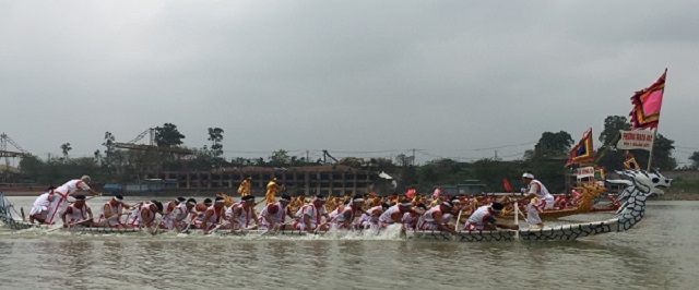 Lễ hội Đền Hùng năm 2018: Gần 200 tay chèo đua tài bơi chải truyền thống trên sông Lô