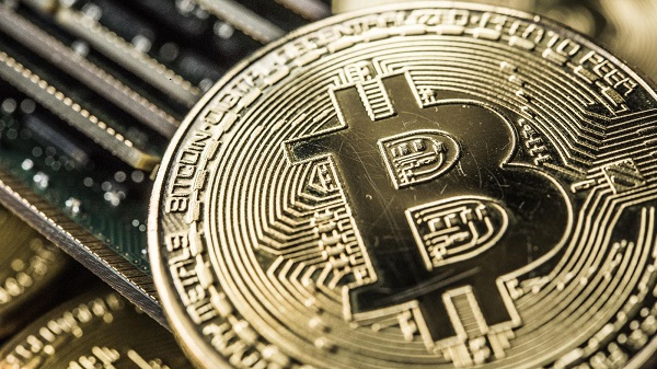 Bitcoin vượt mốc 9.000 USD - Hình 1