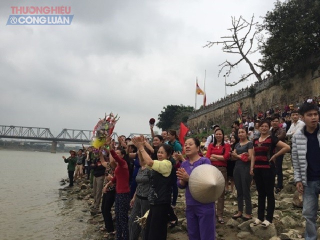 Lễ hội Đền Hùng năm 2018: Gần 200 tay chèo đua tài bơi chải truyền thống trên sông Lô - Hình 4