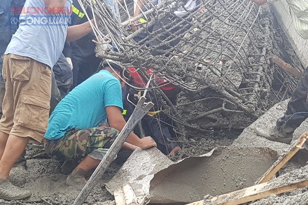 Thừa Thiên Huế: Sập giàn giáo thi công cây xăng khiến nhiều người bị thương - Hình 2