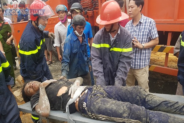 Thừa Thiên Huế: Sập giàn giáo thi công cây xăng khiến nhiều người bị thương - Hình 3