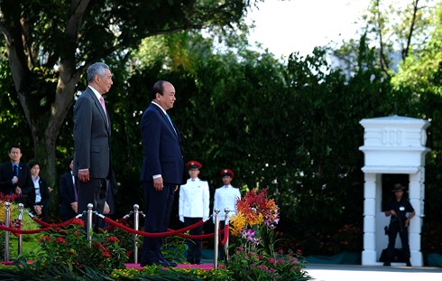 Thủ tướng Nguyễn Xuân Phúc thăm chính thức Singapore - Hình 1