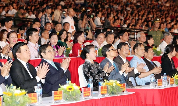 Khai mạc Năm du lịch quốc gia 2018 Hạ Long - Quảng Ninh