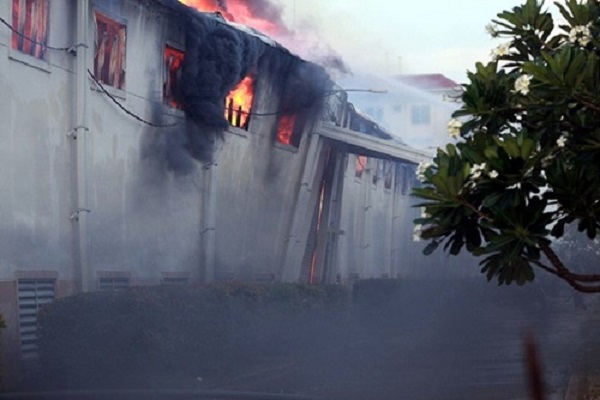 Vụ cháy trong Khu công nghiệp Long Giang: Ngọn lửa cơ bản được dập tắt - Hình 1