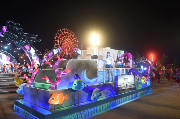 Du khách phấn khích “quẩy” trắng đêm cùng Carnaval Hạ Long - Hình 7