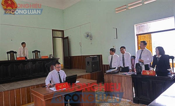 Kon Tum: Phiên tòa 'cây gỗ khô' liên tục bị hoãn do thẩm phán vắng mặt - Hình 1