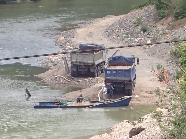 Khánh Hòa: Nhiều dấu hiệu “cát tặc” hoành hành trên sông Cái