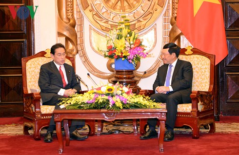 Phó Thủ tướng tiếp Trưởng Ban Nghiên cứu chính sách đảng LDP Nhật Bản