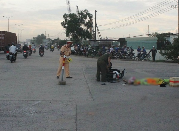 Phẫn nộ xe ben cán chết người rồi bỏ chạy khỏi hiện trường