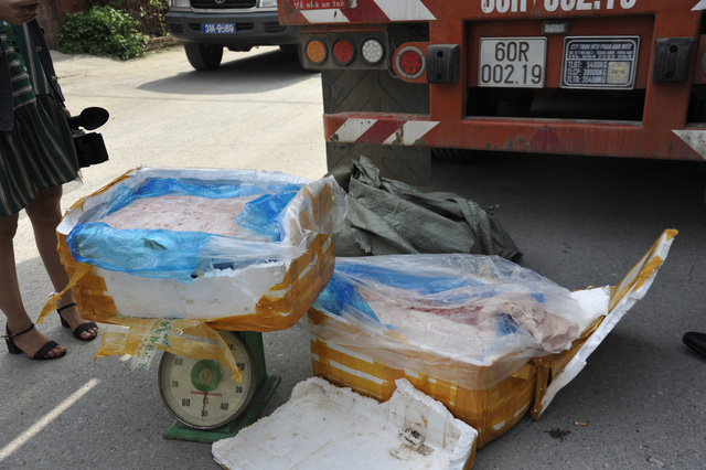 Bắt giữ container chở gần 11 tấn thực phẩm bẩn vào Nam tiêu thụ - Hình 2